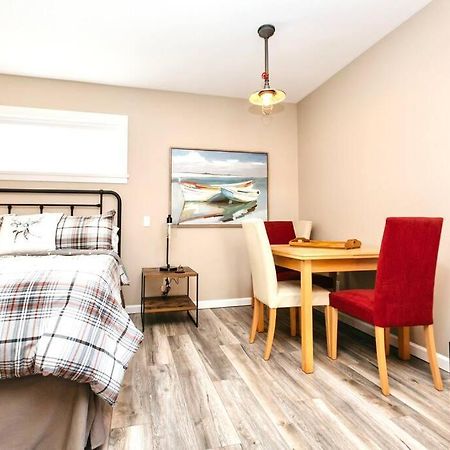 Raincoast Retreat At Shawnigan Lake! Ngoại thất bức ảnh