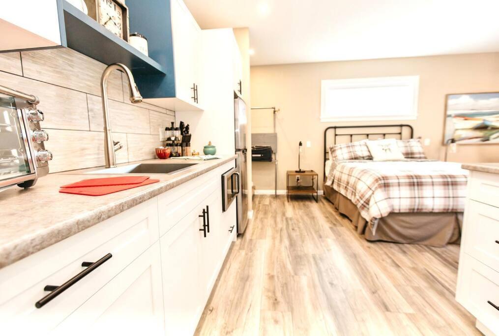 Raincoast Retreat At Shawnigan Lake! Ngoại thất bức ảnh