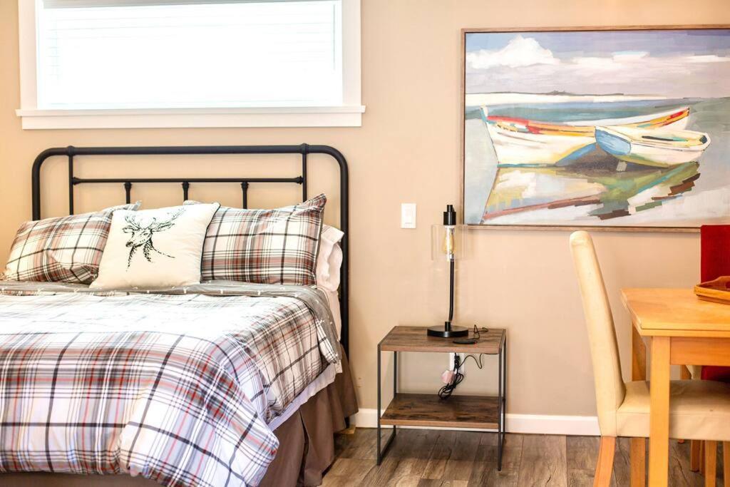 Raincoast Retreat At Shawnigan Lake! Ngoại thất bức ảnh