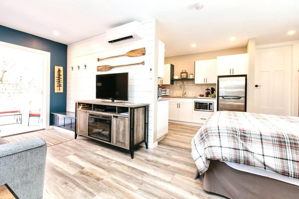 Raincoast Retreat At Shawnigan Lake! Ngoại thất bức ảnh