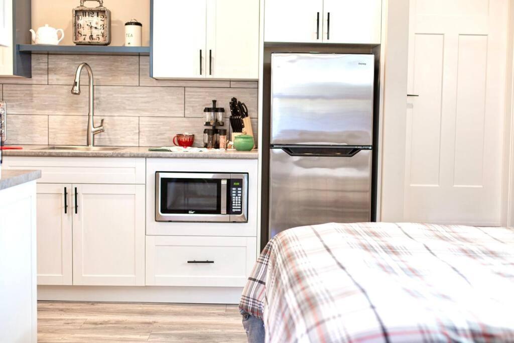 Raincoast Retreat At Shawnigan Lake! Ngoại thất bức ảnh