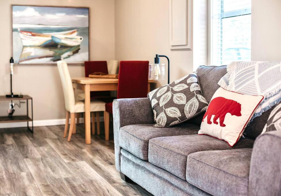Raincoast Retreat At Shawnigan Lake! Ngoại thất bức ảnh